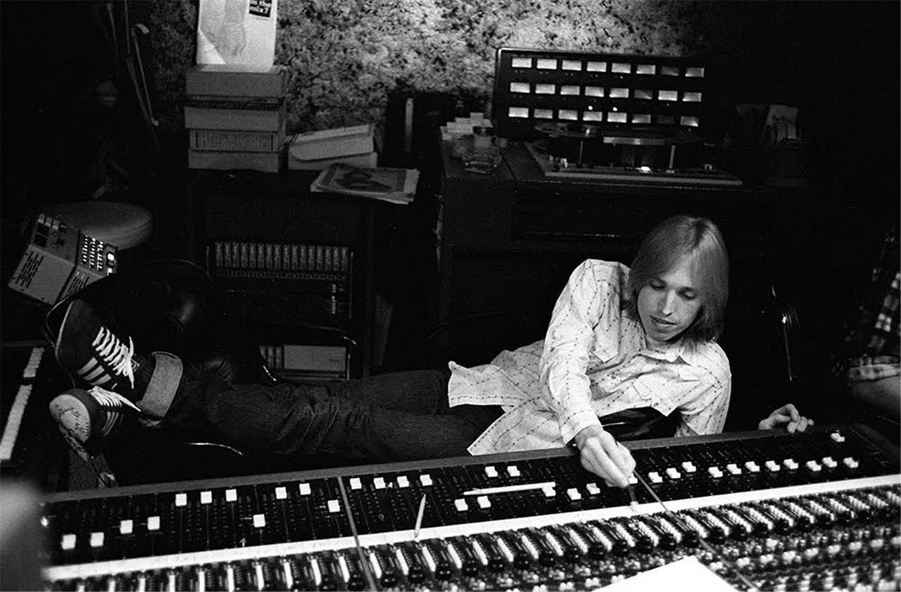 Sound City was hallowed ground for rock in the ’70s. Tom Petty and countless others shaped their sound by pushing analog gear to its limits